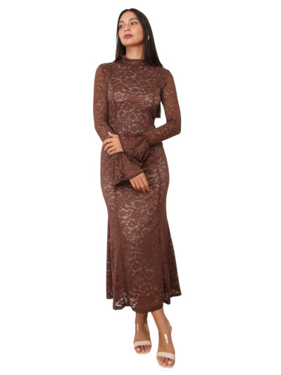 Robe longue en dentelle à manches évasées