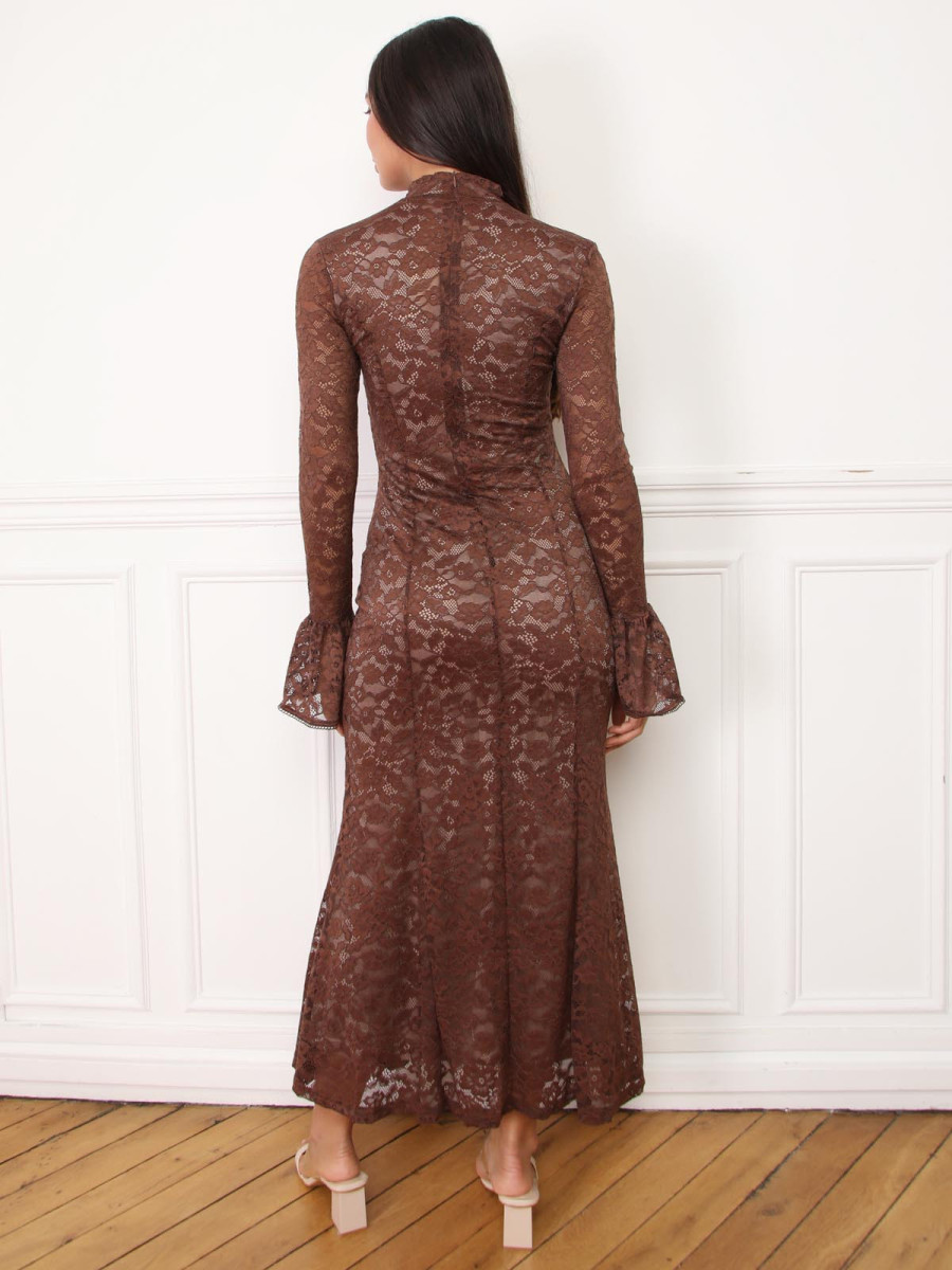 Robe large élégante avec manchettes en dentelles séduisantes main image 0