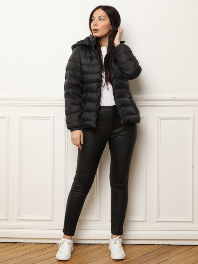 Doudoune noire légère à capuche