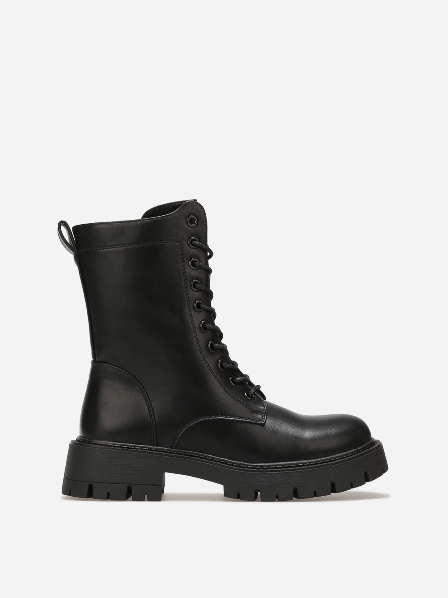 Rangers à lacets noires