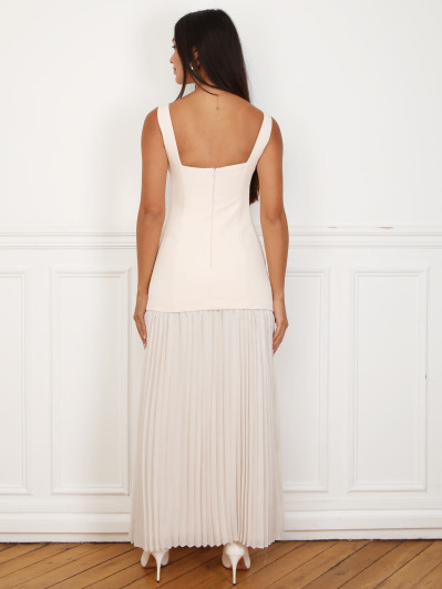 Robe longue blanc cassé sans manches plissée