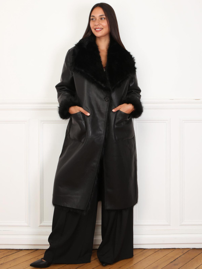 Manteau long avec col en fausse fourrure