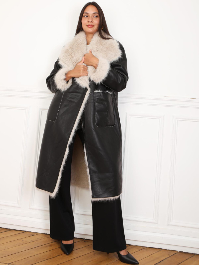 Manteau long avec col en fausse fourrure