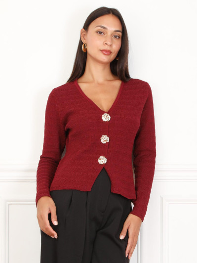 Top bordeaux en maille texturée et à boutons dorés