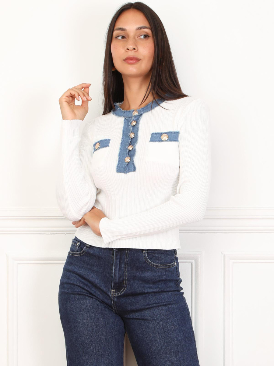 Pull à détails denim et boutons officier