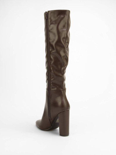 Bottes pointues à talon haut marron