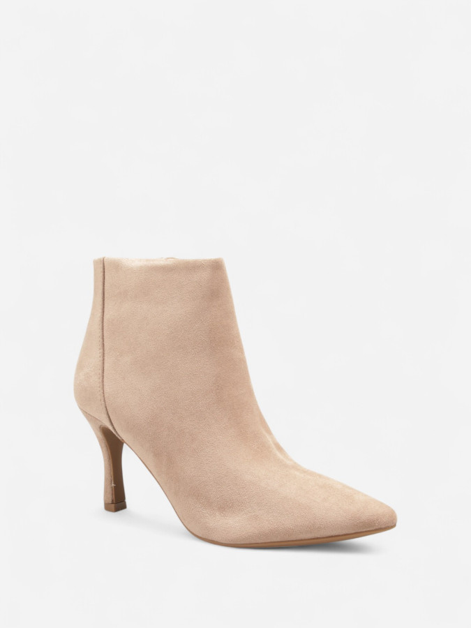 Bottines à talon aiguille et bout pointu taupe