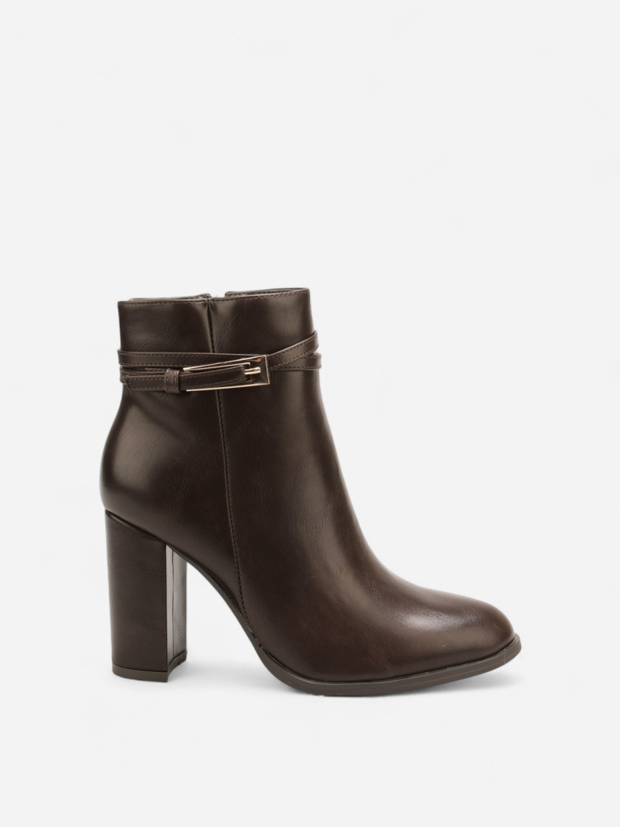 Bottines marron avec bride ceinture
