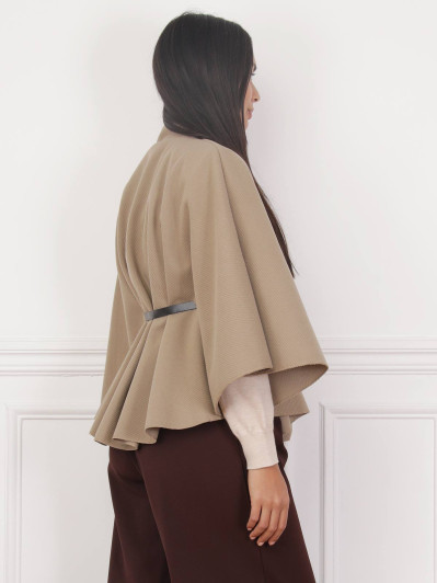 Cape ceinturée avec boutons