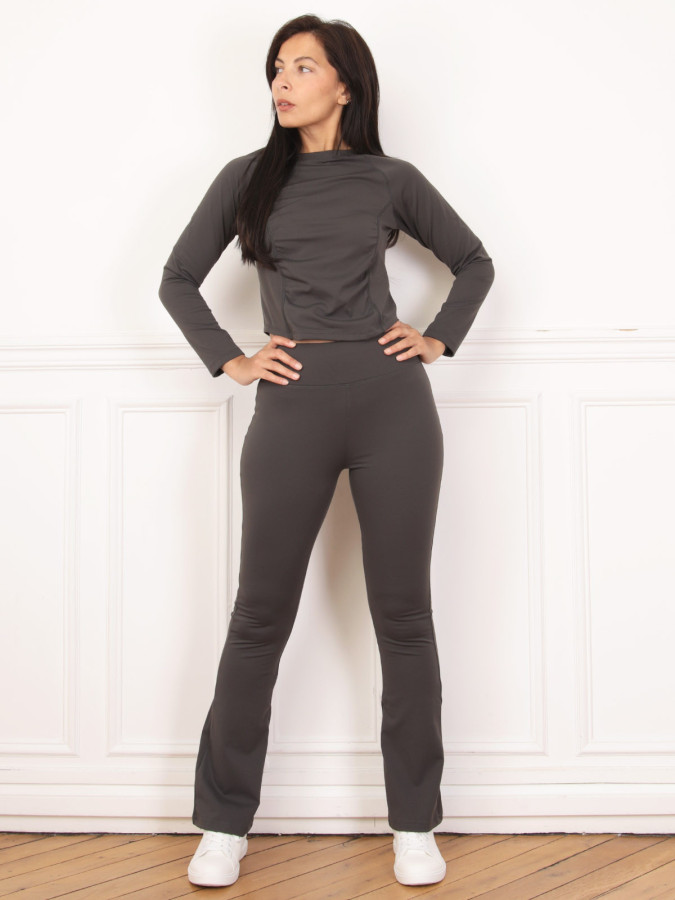 Ensemble sportswear top et pantalon flare gris