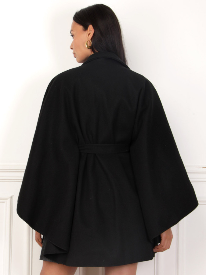 Manteau cape ceinturée noire