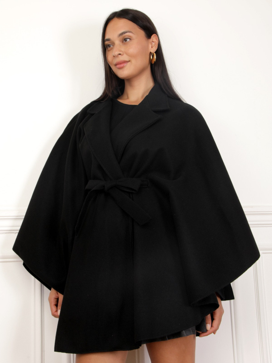 Manteau cape ceinturée noire