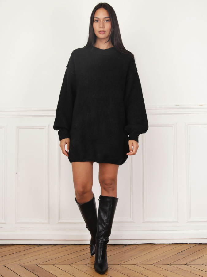 Robe pull noire ample à coutures apparentes