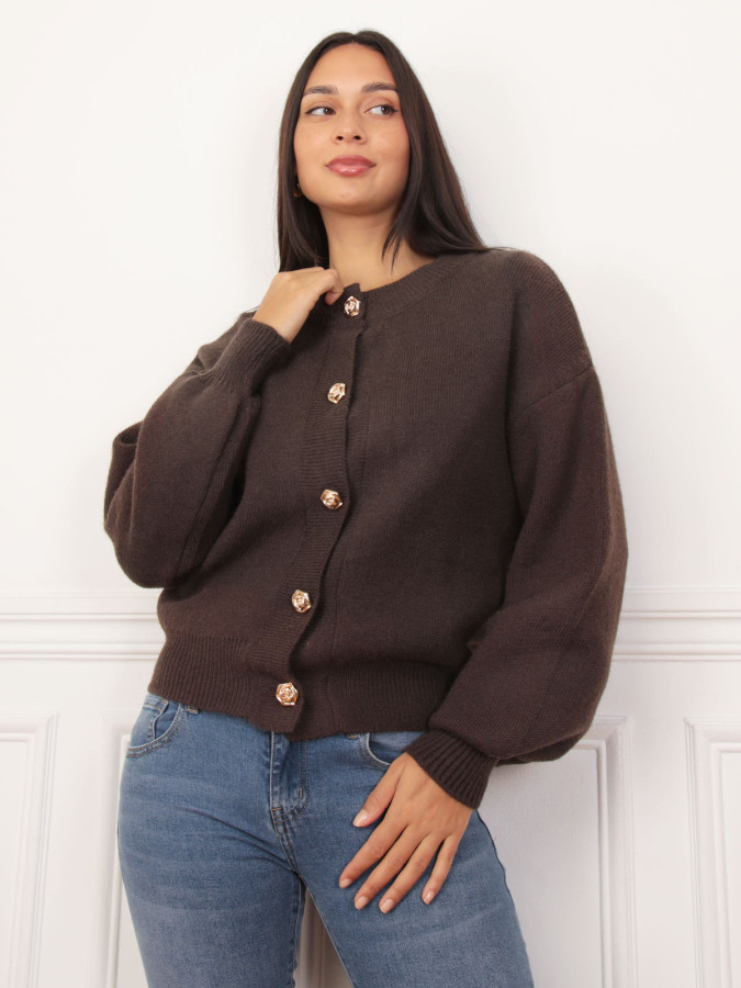 Cardigan marron avec boutons fleurs