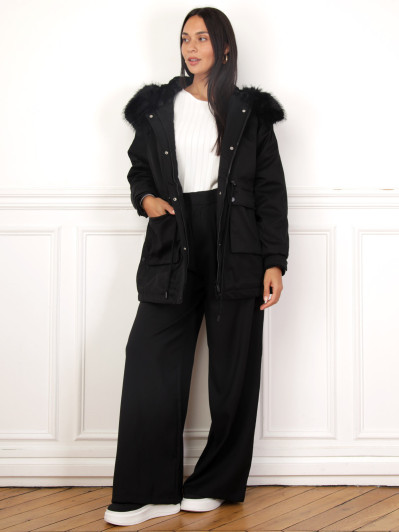 Parka noire avec intérieur en fausse fourrure