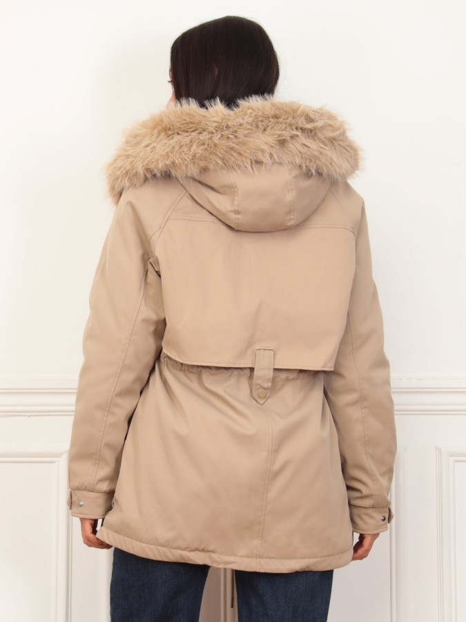 Parka beige avec intérieur en fausse fourrure