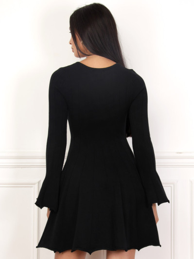 Robe patineuse noire avec manches évasées
