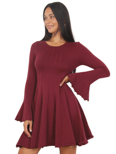 Robe patineuse bordeaux avec manches évasées