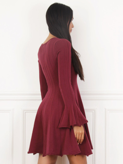 Robe patineuse bordeaux avec manches évasées