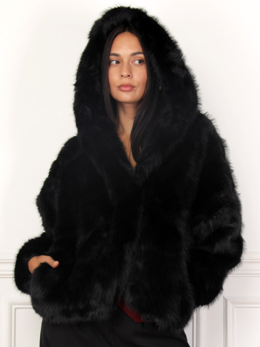 Manteau en fausse fourrure à capuche