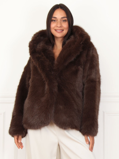 Manteau marron en fausse fourrure à capuche