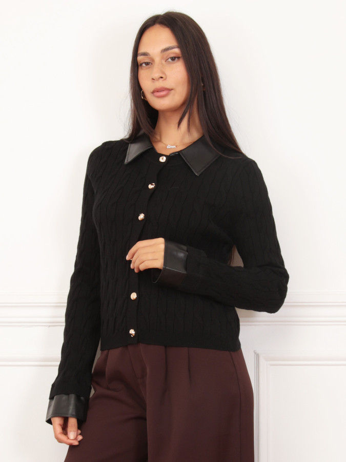 Cardigan en maille torsadée noire et détails en simili