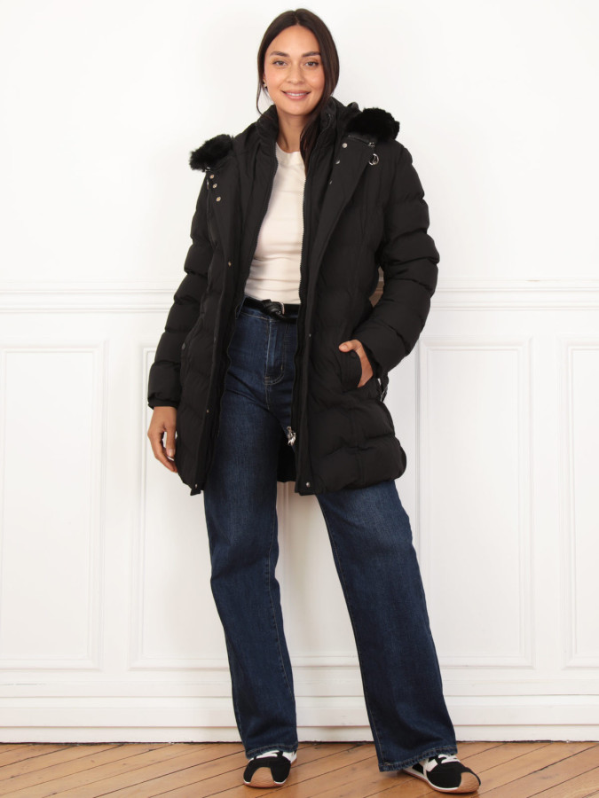 Doudoune à capuche fausse fourrure ceinturée noire
