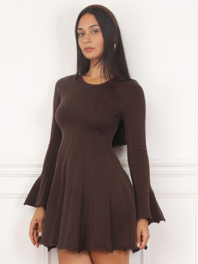 Mini robe patineuse avec manches évasées