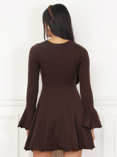 Mini robe patineuse avec manches évasées