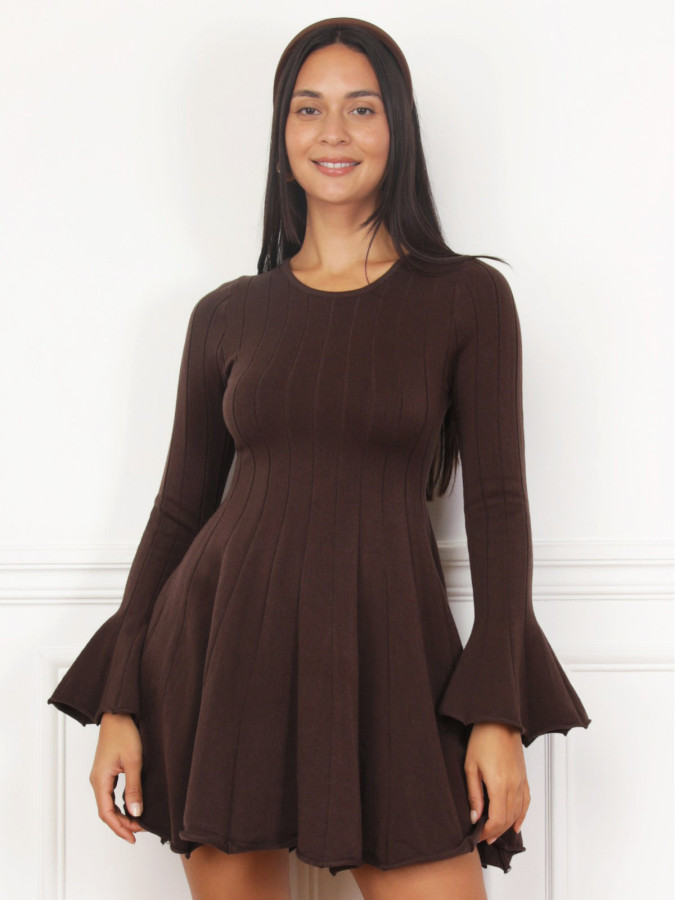 Mini robe patineuse avec manches évasées