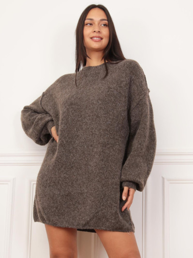 Robe pull marron ample à coutures apparentes