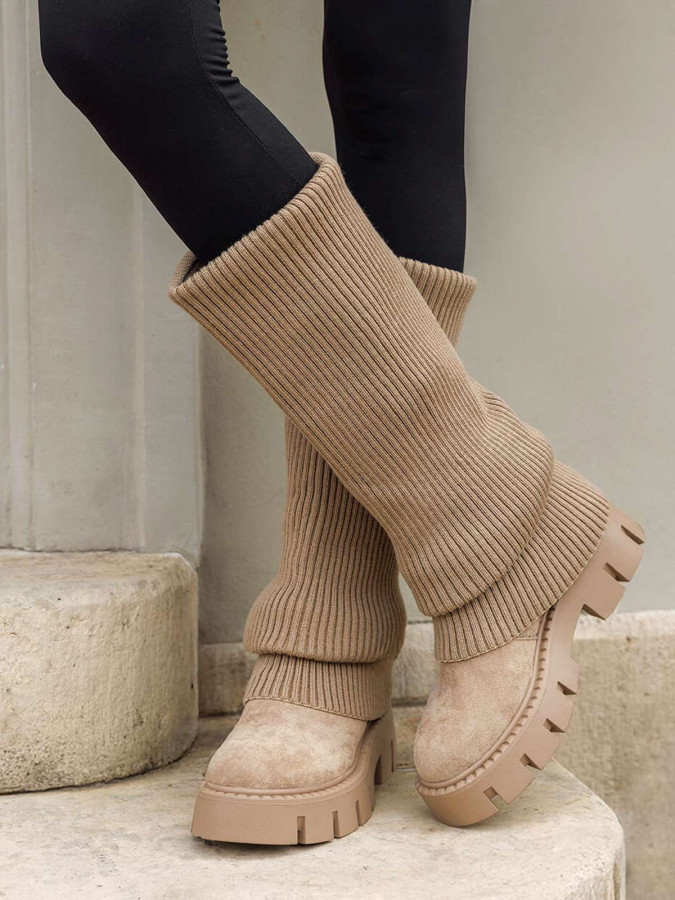 Bottes en maille cotelée taupe et plateforme chunky