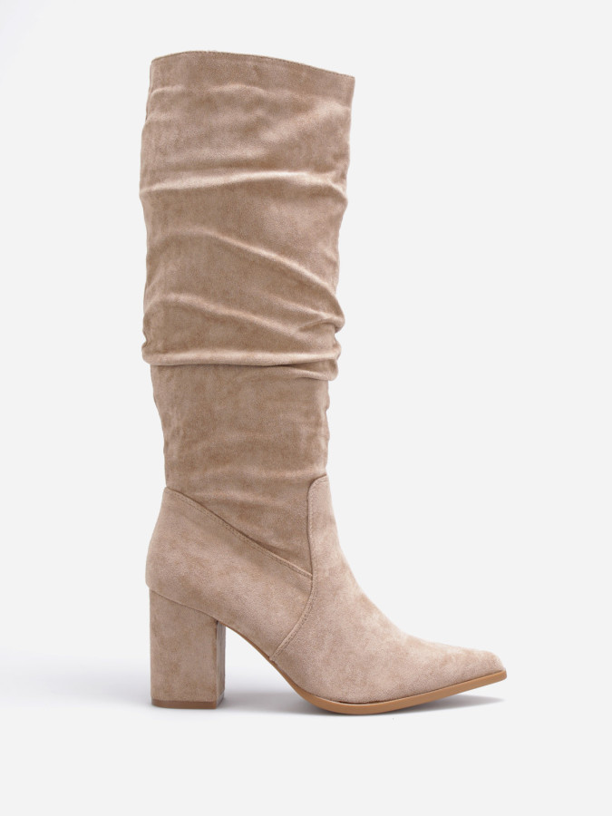 Bottes pointues avec effet plissé en suédine taupe