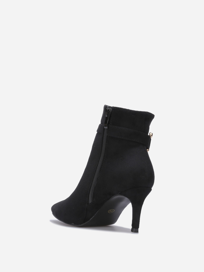 Bottines pointues à boucle métallique