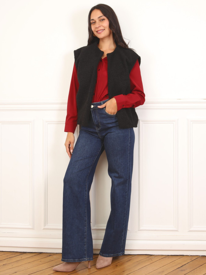 Gilet sans manches duveteux noir à poches