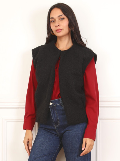 Gilet sans manches duveteux noir à poches