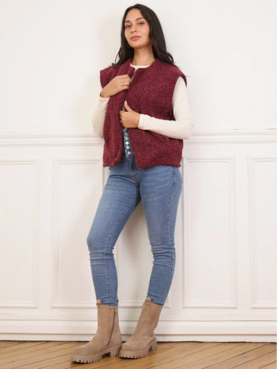 Gilet sans manches duveteux bordeaux à poches