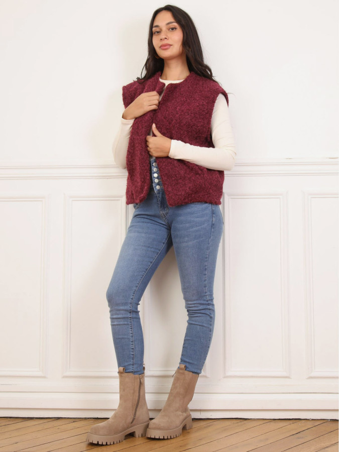 Gilet sans manches duveteux bordeaux à poches