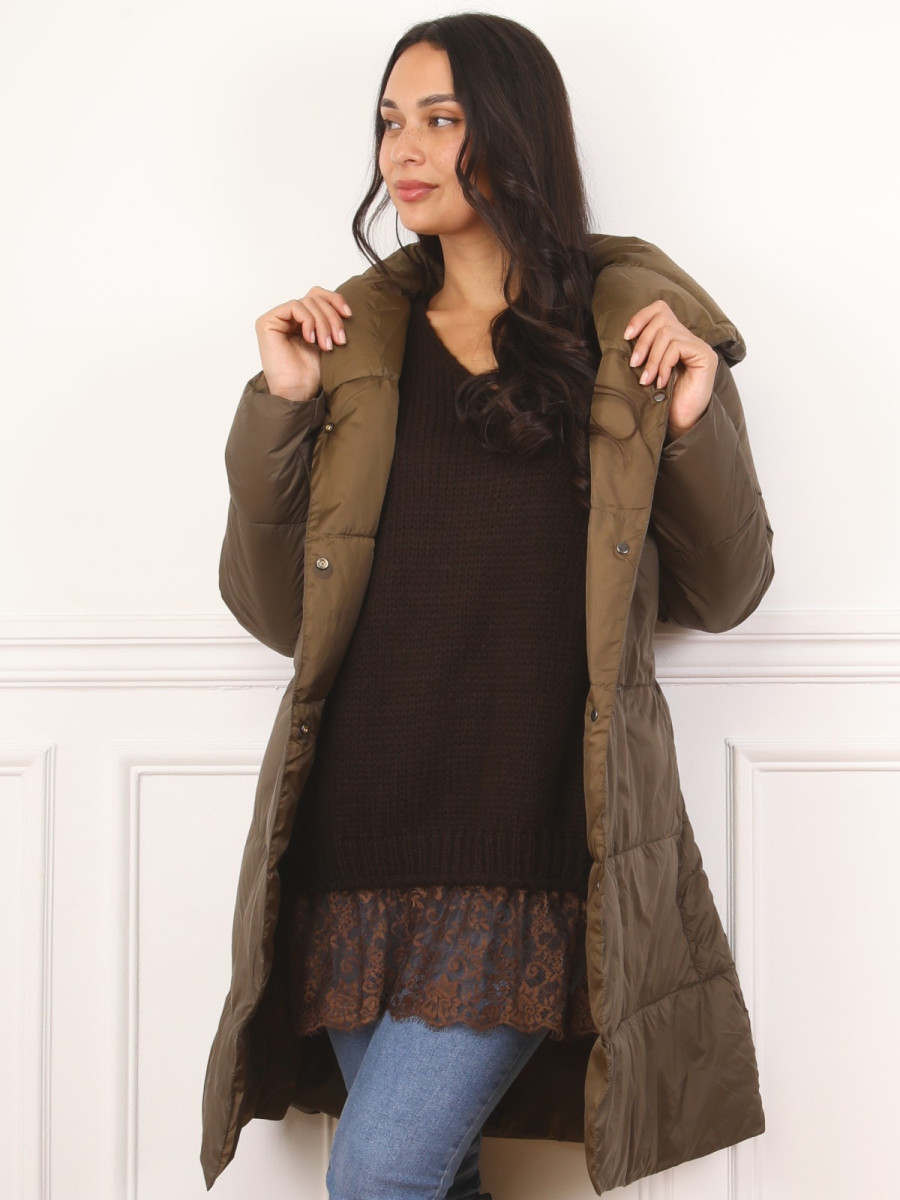 Doudoune mi-longue ceinturée à capuche kaki