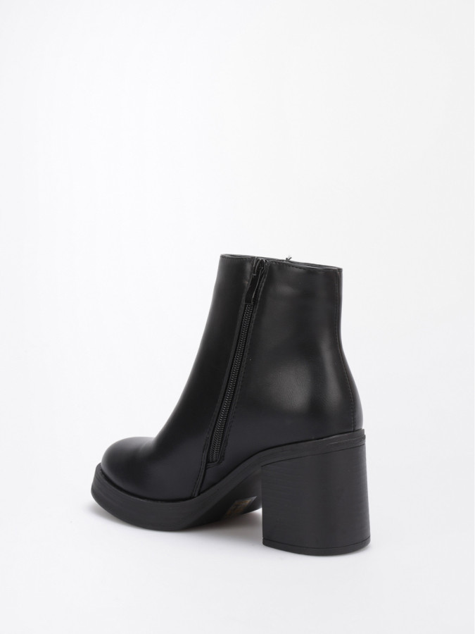 Bottines noires zippées à talon large