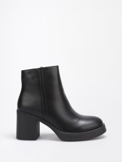 Bottines noires zippées à talon large