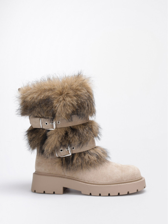 Bottes fausse fourrure taupe et brides à boucles