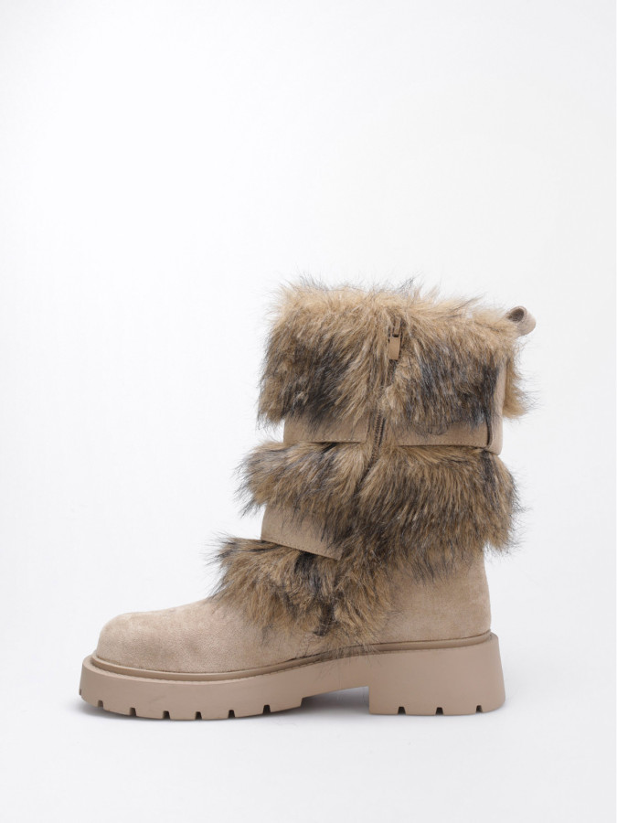 Bottes fausse fourrure taupe et brides à boucles
