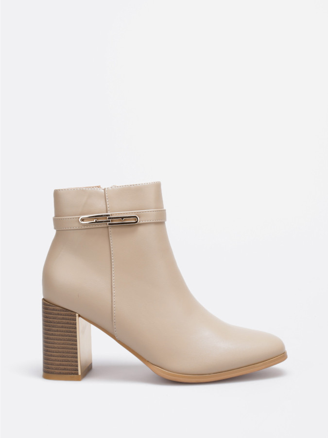 Bottines taupe à talon et bride dorés