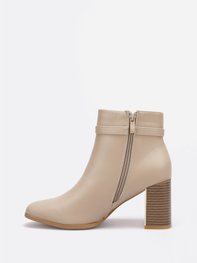 Bottines taupe à talon et bride dorés