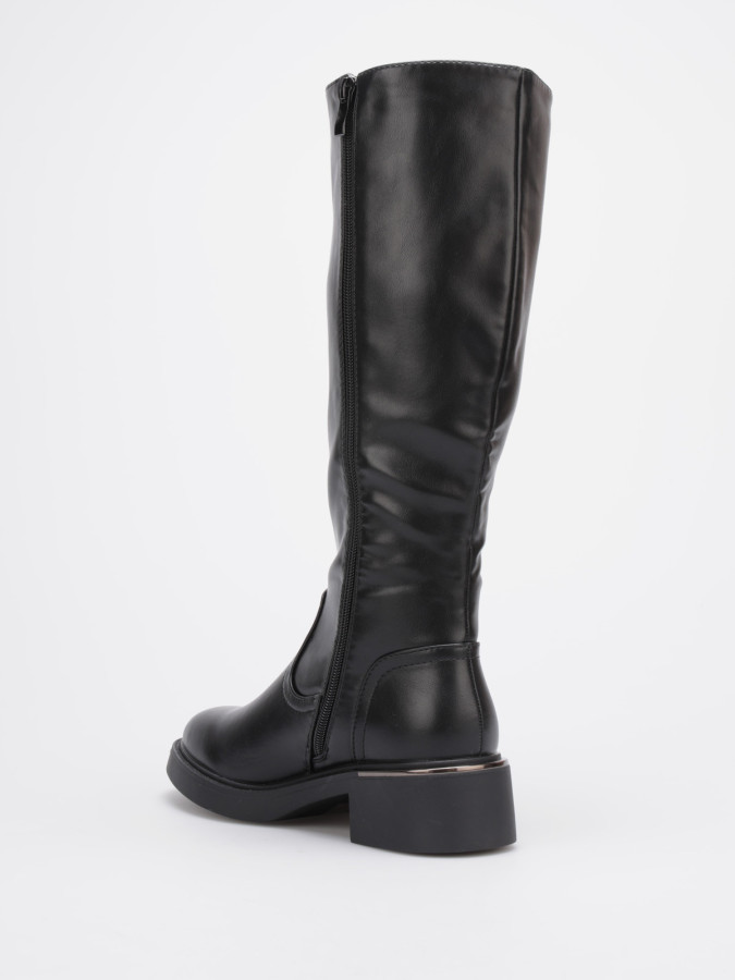 Bottes cavalières noires avec détail métallique