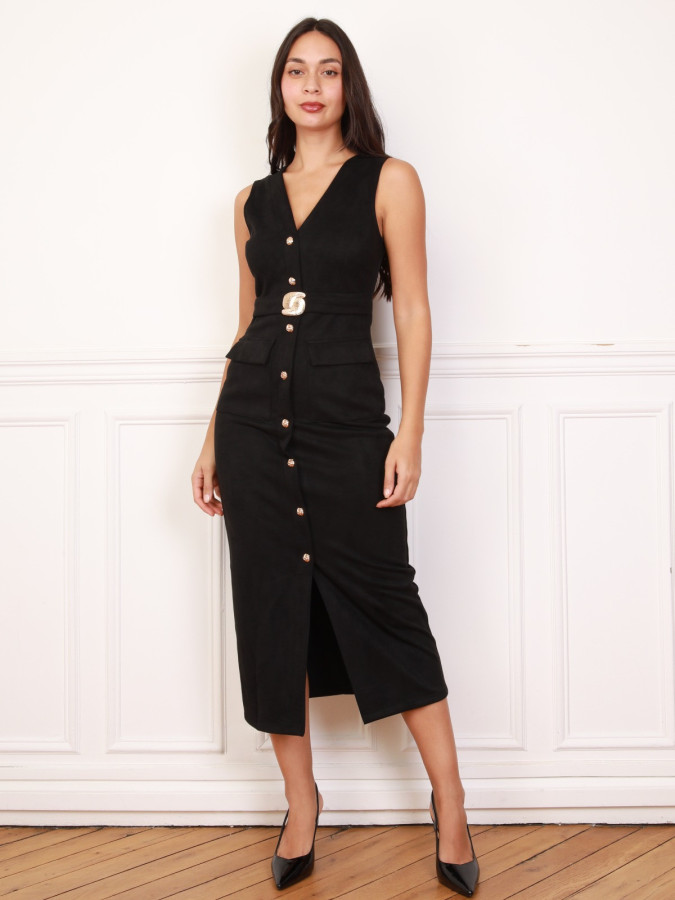 Robe noire en suédine à boutons et ceinture dorés