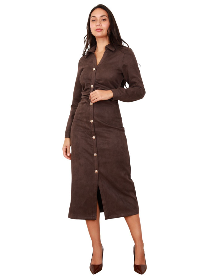 Robe marron en suédine à boutons décoratifs