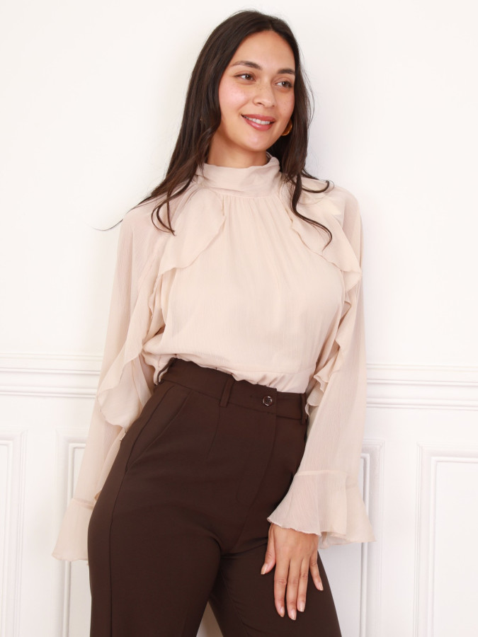 Blouse ample à volants beige et manches évasées