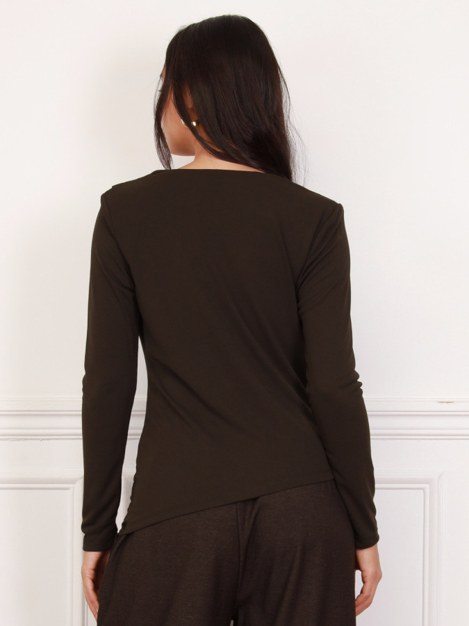 Top asymétrique et drapé marron